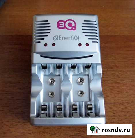Зарядное устройство 3Q на 4 аккумулятора AA/AAA Новосибирск - изображение 1