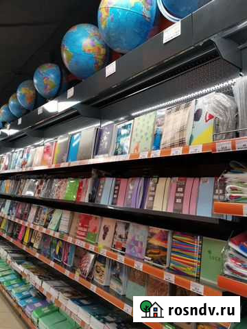 Стеллажи для торговли разных цветов, витрины Красноярск - изображение 1