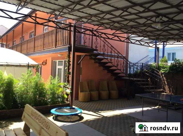 Коттедж 150 м² на участке 6 сот. в аренду посуточно в Витязево Витязево - изображение 1