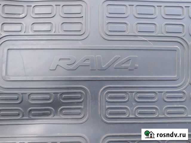 Коврик в багажник резиновый на Раф-4. 2012г Улан-Удэ - изображение 1