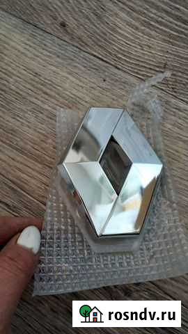 Эмблема ромб на крышку багажника 908898936R renaul Боголюбово - изображение 1