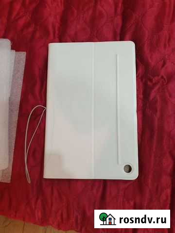 Продам новый чехол новый на планшет 10 универсаль Ухта - изображение 1