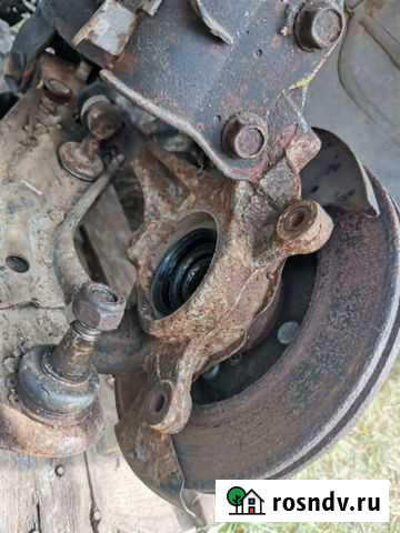 Кулак поворотный левый nissan альмера N15 Домодедово - изображение 1