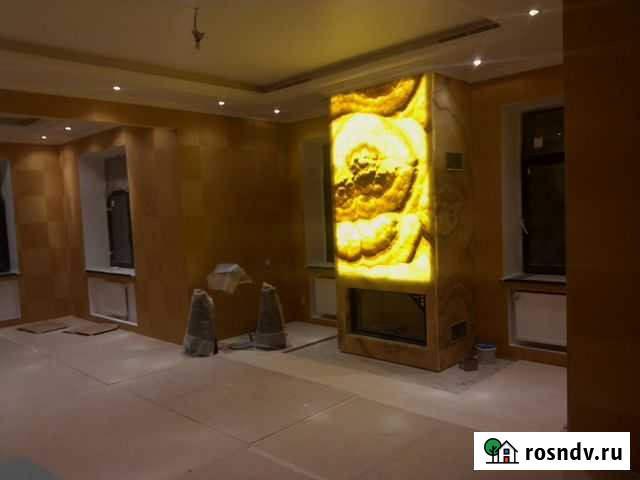 Камин из оникса миеле нуволато miele nuvolato Москва - изображение 1