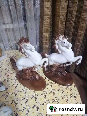 Статуэтка Конь. Фарфор. СССР Димитровград - изображение 1