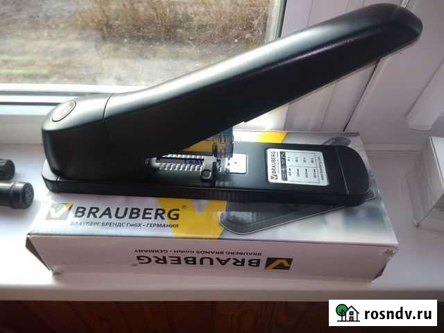 Продам новый мощный степлер brauberg Набережные Челны - изображение 1