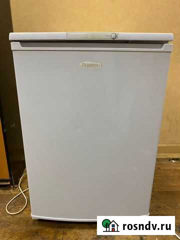 Холодильник. 85 см. Доставка бесплатно Челябинск - изображение 1