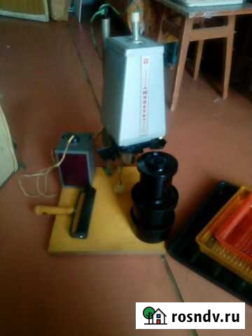 Фотоувеличитель, 3 ёмкости для плёнки, 3 ванночки Ахтубинск - изображение 1