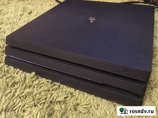 Sony PS4 pro 1tb 2 геймпада + игры Бийск - изображение 1