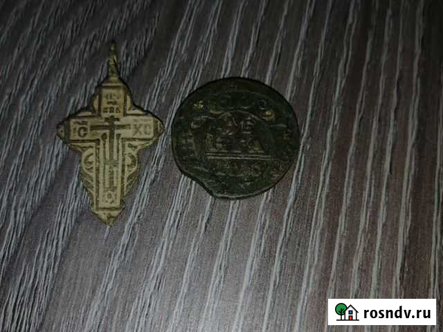 Монета и крест старинные Кострома - изображение 1