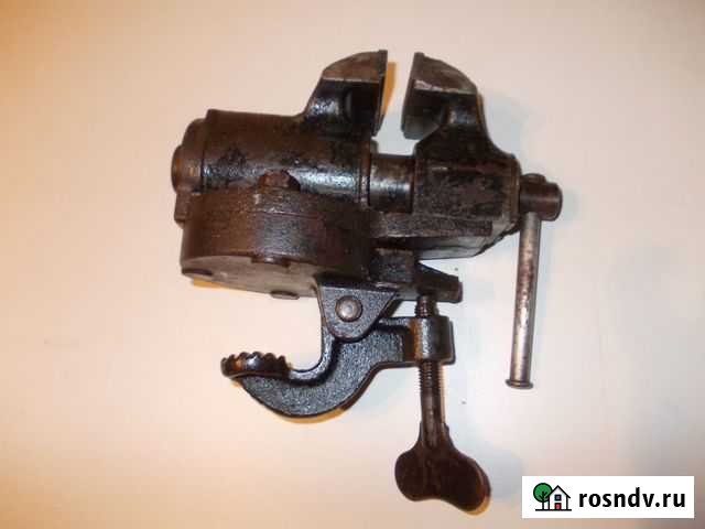 Тиски слесарные СССР Калуга - изображение 1