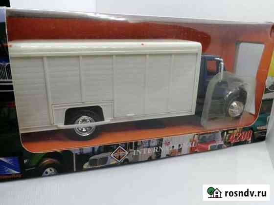 Модель international 4200i 1/43 Чита