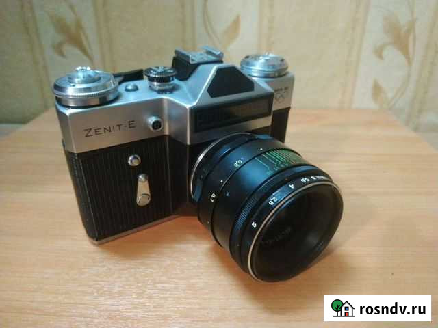 Плёночный фотоаппарат Зенит-е Волоколамск - изображение 1