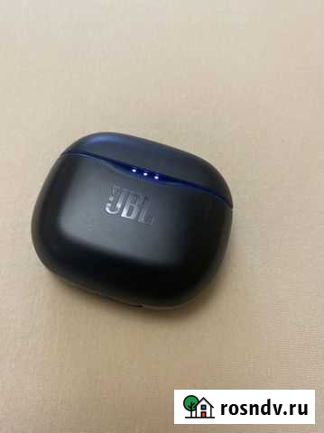 Продаю беспроводные наушники JBL Ростов-на-Дону - изображение 1