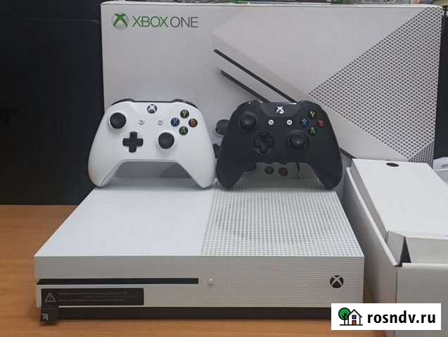 Xbox One S + 2Джостика + Диск Красноярск - изображение 1