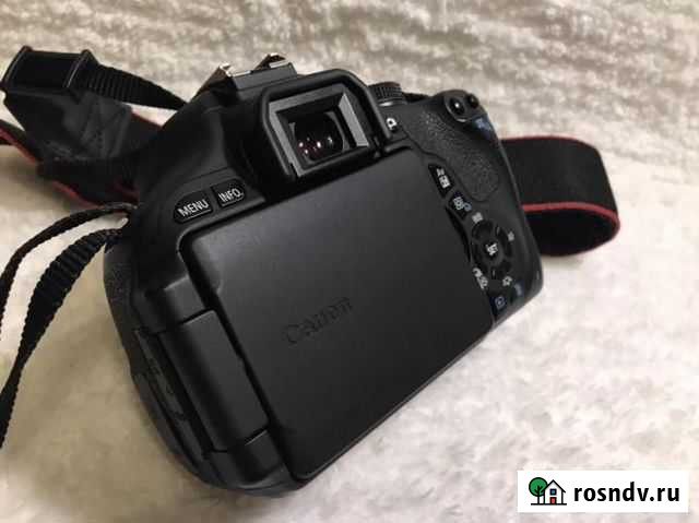 Продам зеркальный фотоаппарат canon 600D Южно-Сахалинск - изображение 1
