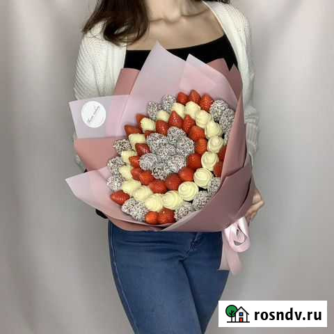 Букет из свежей клубники в шоколаде Химки - изображение 1