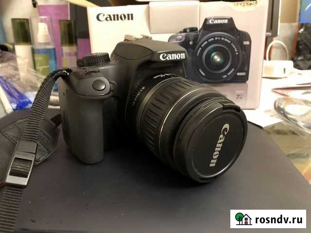 Зеркальный фотоаппарат Canon 1000d kit 18-55 Вологда - изображение 1