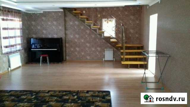 Коттедж 200 м² на участке 6 сот. в аренду посуточно в Соль-Илецке Соль-Илецк - изображение 1