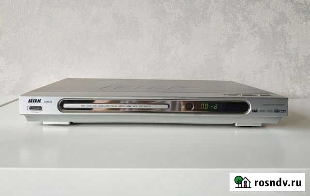 DVD плеер BBK + В подарок диски Омск - изображение 1