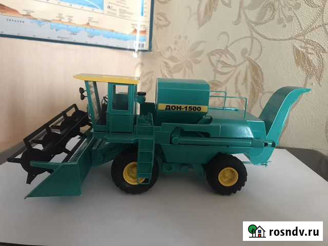 Комбайн дон 1:43 Москва - изображение 1