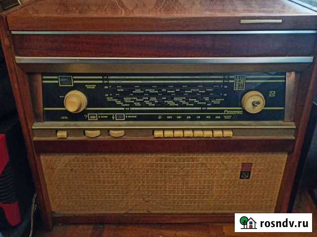 Радиола ригонда проигрыватель винила Строитель - изображение 1