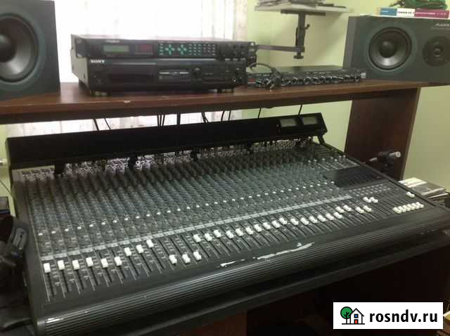 Микшер Mackie 32/8bus с метрбриджем и б/питания Нижний Тагил - изображение 1