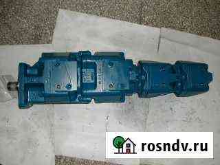 Гидравлический насос Kobelco GB10V00003F1 Владивосток