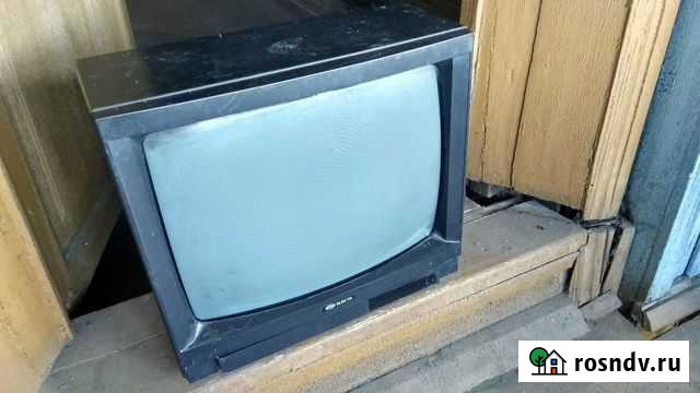 Тв на запчасти. Есть вероятность, что он работает Киров - изображение 1