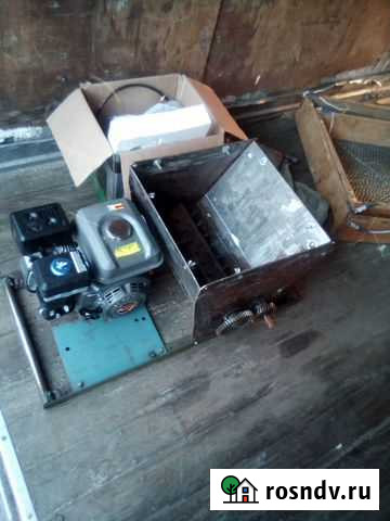 Продается рушилка кедровой шишки с бензиновым двс Чита - изображение 1