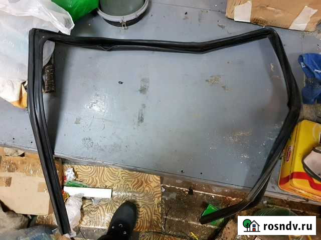 Уплотнитель стекла задней правой двери на Audi Q7 Покачи - изображение 1