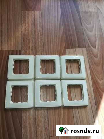 Крышки 6 штук от розетки Legrand,новые, за все 100 Набережные Челны - изображение 1