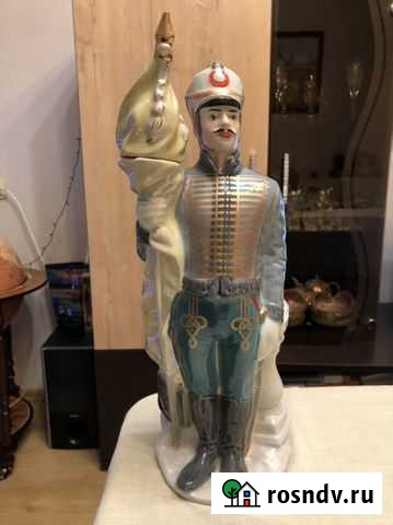 Бутылка в форме статуэтки Тверь - изображение 1