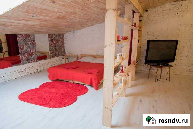 Комната 45 м² в 8-ком. кв., 3/3 эт. в аренду посуточно во Владивостоке Владивосток - изображение 1