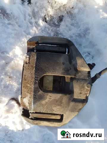 Суппорт передний BMW 7 E65 E66 Гвардейское - изображение 1