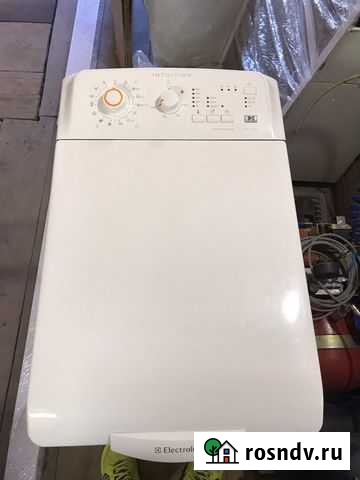 Cтиральная машина Electrolux вертикальная закладка Киров - изображение 1