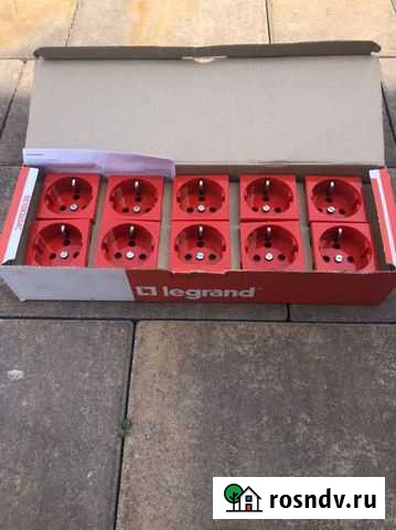 Розетка Legrand Mosaic Красная Розетка -2М с/з с з Рязань - изображение 1