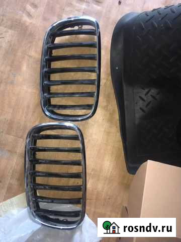 Решетка радиатора bmw x5 e70 Сургут - изображение 1