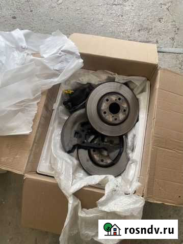 Суппорта Комплект передних тормозов Lexus Toyota Ялта - изображение 1