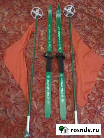 Лыжи деревян.,палки алюмин.,галстук(СССР) Курск - изображение 1