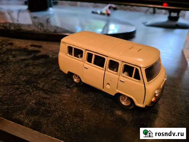 Модель автомобиля УАЗ 452 СССР номерная 1:43 Химки - изображение 1