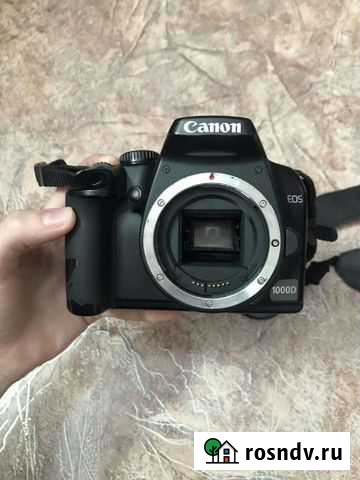 Зеркальный фотоаппарат Canon 1000d Хабаровск - изображение 1