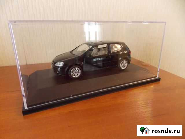 Volkswagen Golf фирменная модель 1:43 Казань - изображение 1