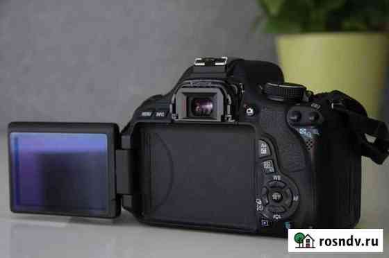 Зеркальный фотоаппарат Canon 600d Омск