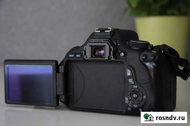 Зеркальный фотоаппарат Canon 600d Омск - изображение 1