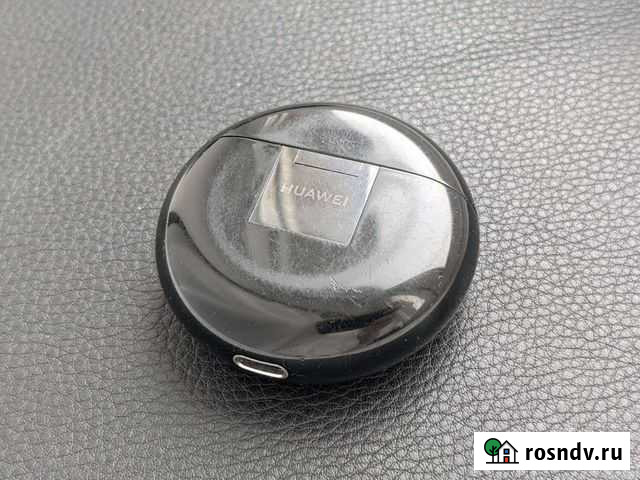 Кейс Huawei FreeBuds 3 чёрный, мало б/у Санкт-Петербург - изображение 1