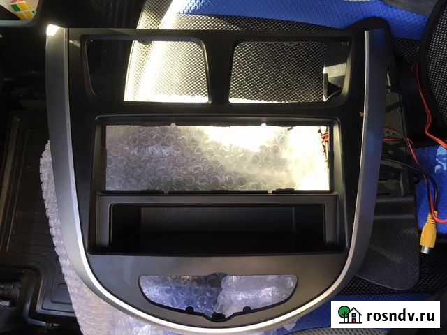 Для Hyundai Solaris рамка 1DIN б/у Чебоксары - изображение 1