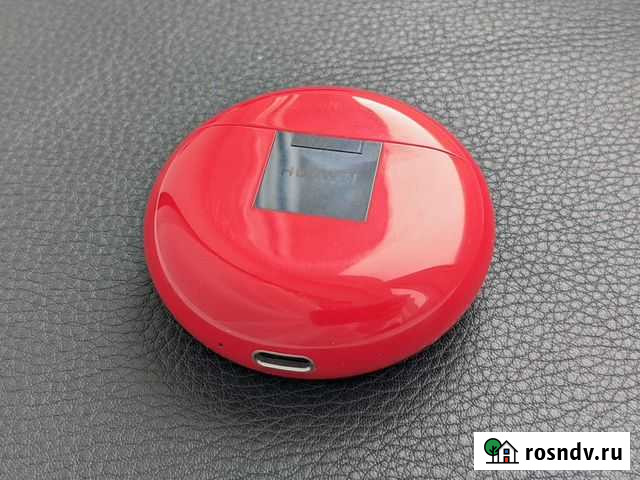 Кейс Huawei FreeBuds 3 красный, мало б/у Санкт-Петербург - изображение 1