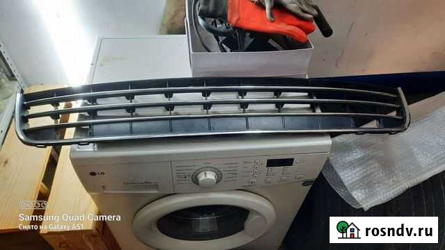 Решетка радиатора таурег нф Юрга - изображение 1