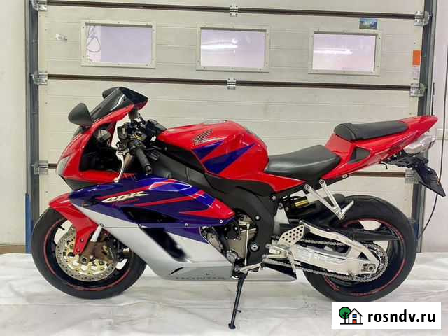 Honda CBR1000RR 2005г Москва - изображение 1